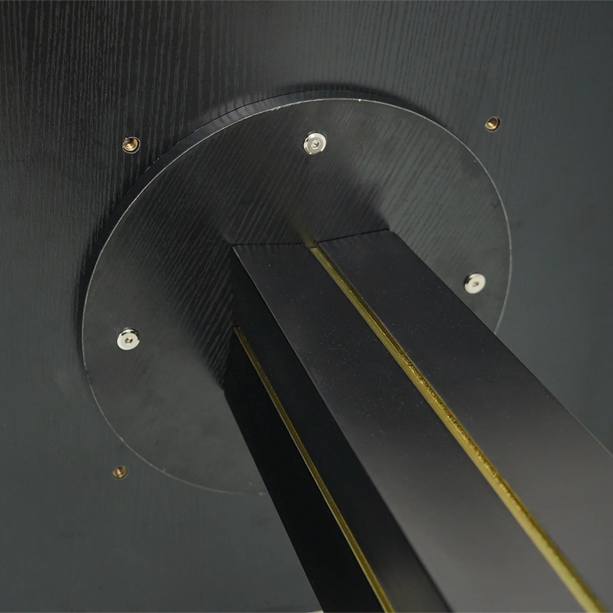 Table bistro Nero en pierre frittée | Ronde blanche 34 pouces avec piètement en bois