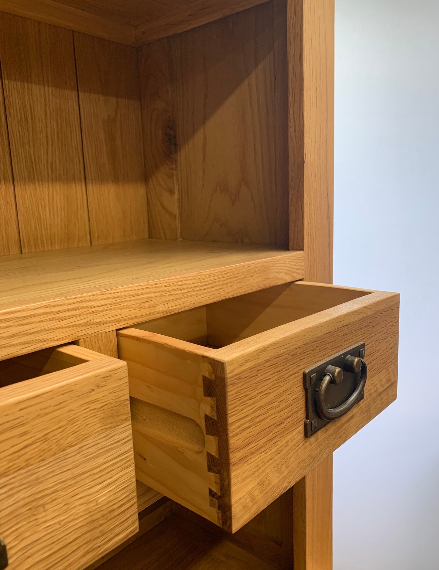 Petite commode rustique