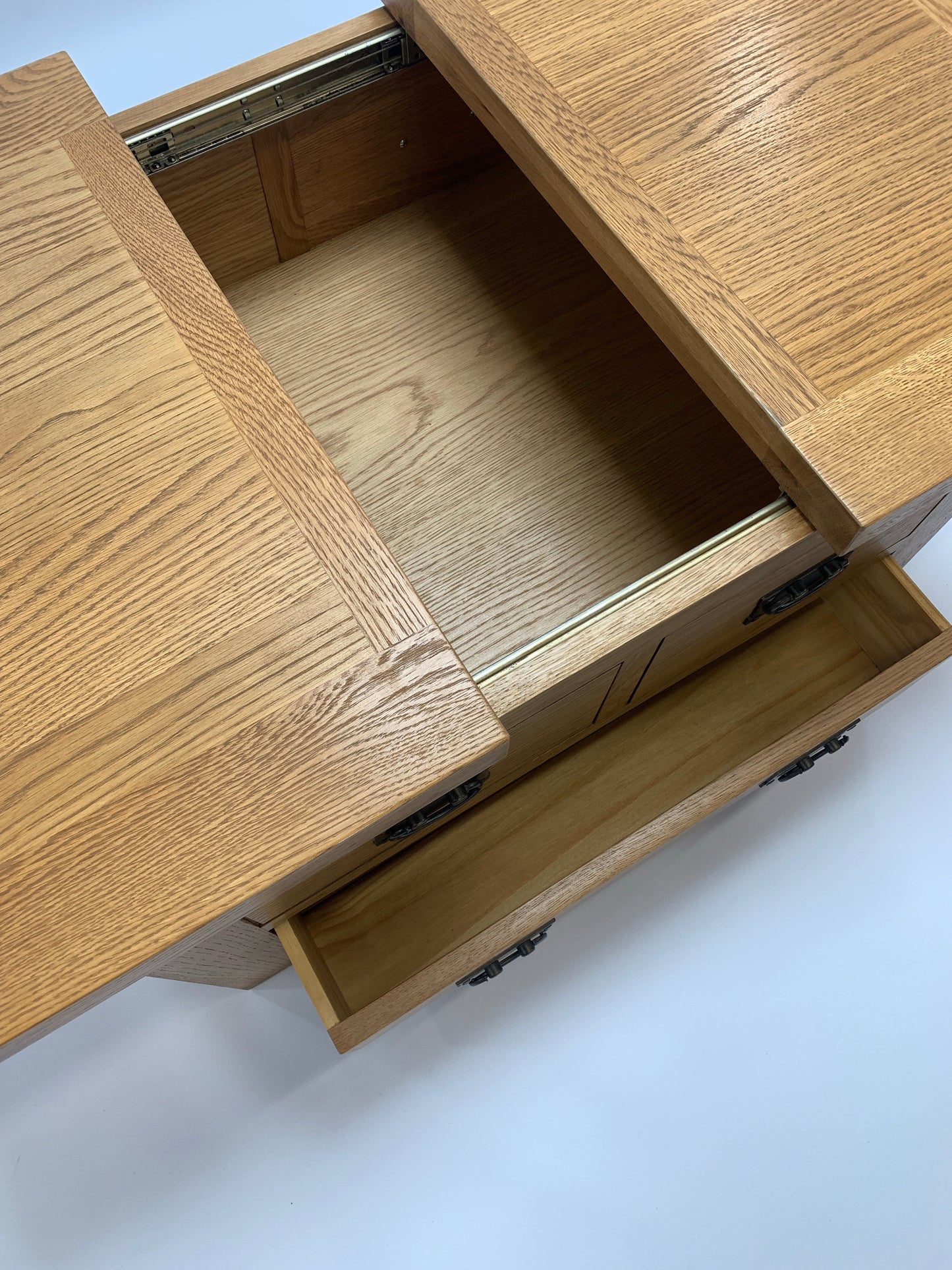 Petite table basse de rangement rustique