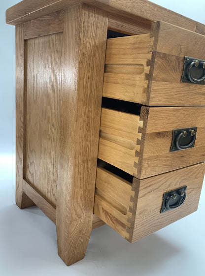 Table de chevet rustique à 3 tiroirs