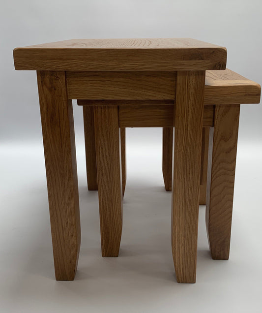 Tables gigognes rustiques